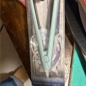 Mini Travel Straightener